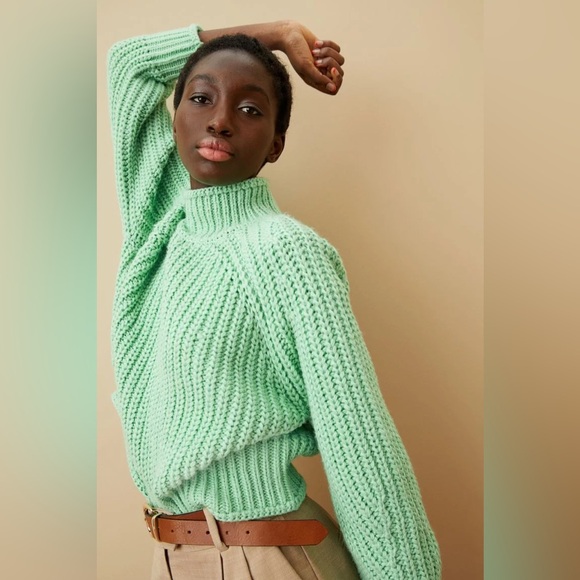 LIKE NEW H&M Mint Green Chunky Knit Sweater - Picture 2 of 9
